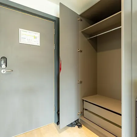 For Students Only Curraheen Point In Apartment