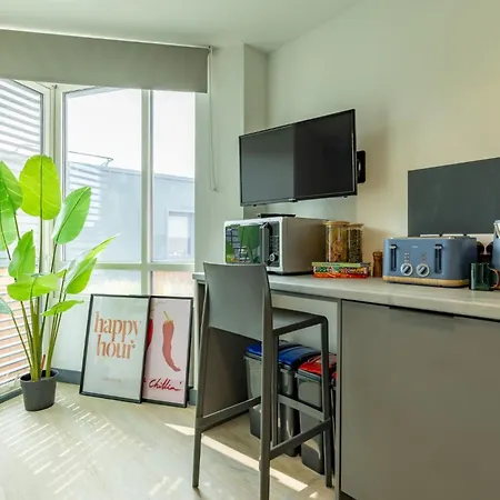 Curraheen Point - Easy Access To Centre Apartment