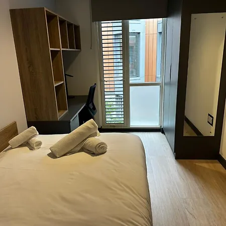 Curraheen Point - Easy Access To Centre Apartment *