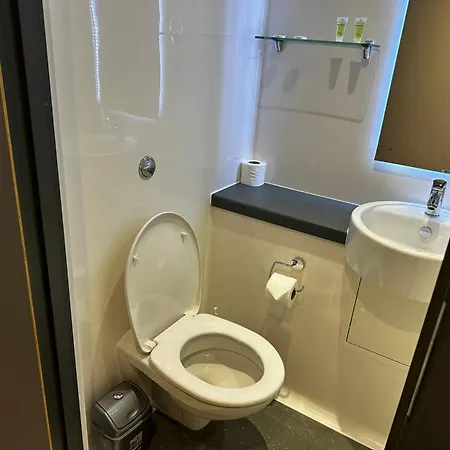 Curraheen Point - Easy Access To Centre Apartment *