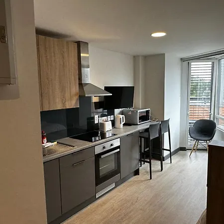 Curraheen Point - Easy Access To Centre Apartment