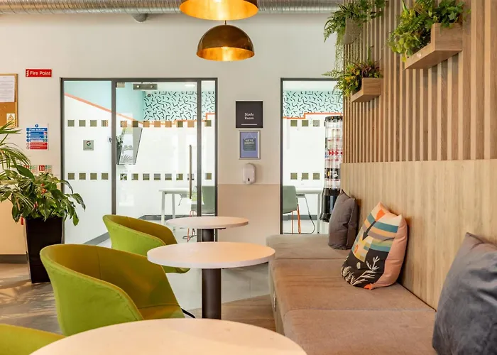 For Students Only Curraheen Point In Appartement